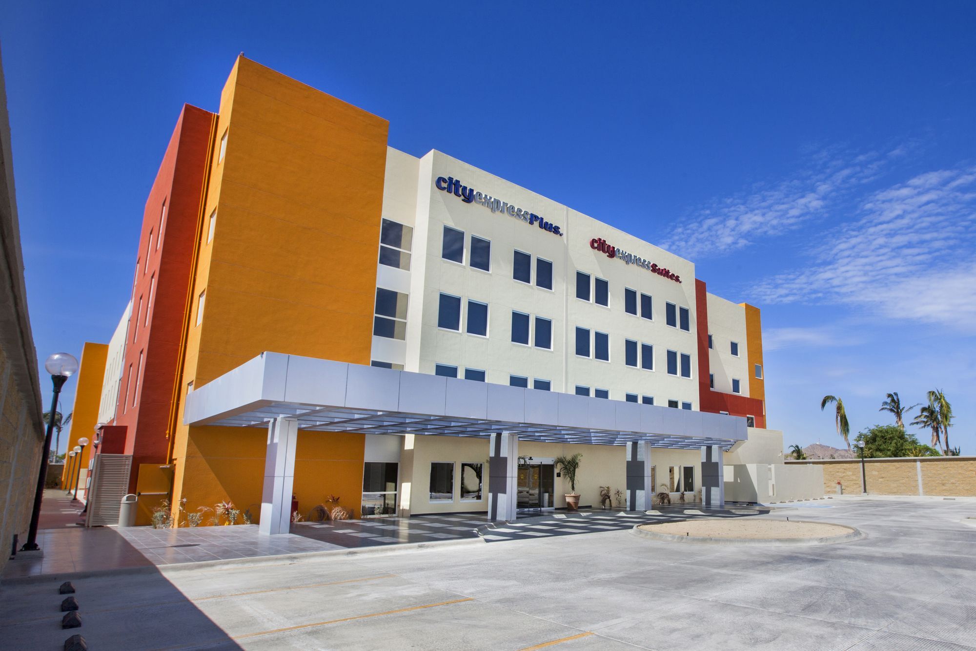 City Express Suites By Marriott Cancun Aeropuerto Alfredo V. Bonfil Exterior foto